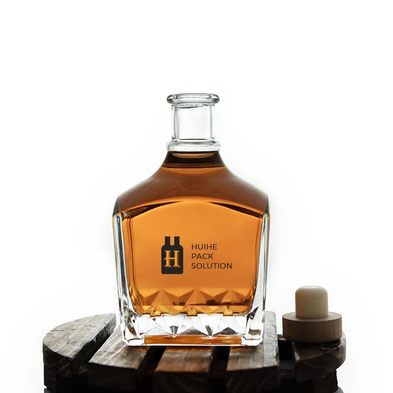 Cork Top 750ml Square Glass Whiskey Bottle Cork Top 750ml Square Glass Whiskey Bottle